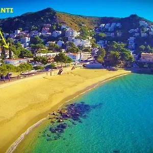 El Berganti En Canyelles Petites , Rosas España