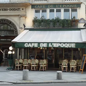 Louvre Parisian Chicsuites , París Francia